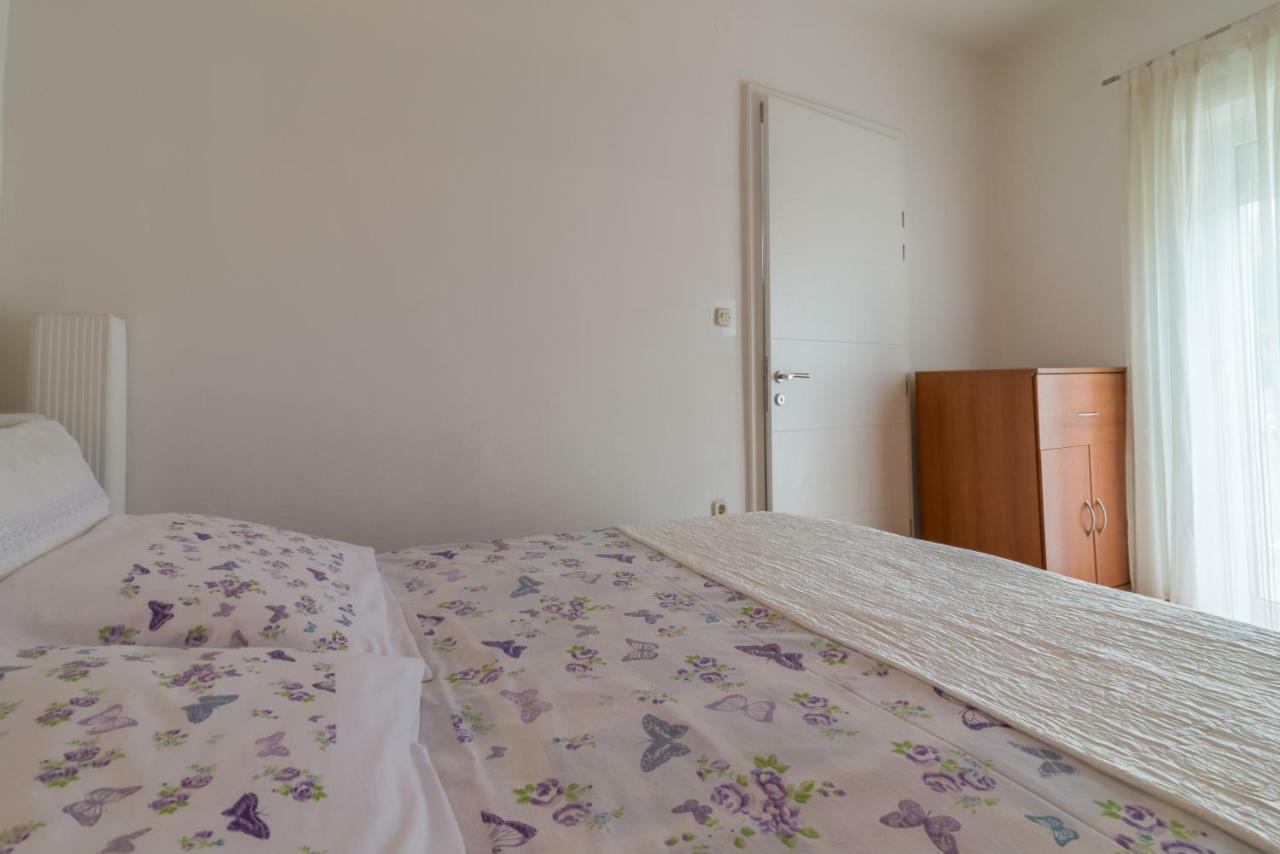 Emma & Toni Apartment Biograd Na Moru Exterior photo